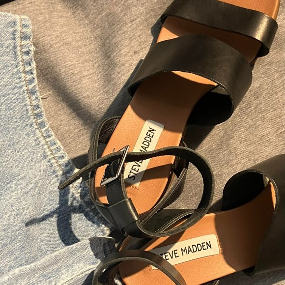 Steve Madden Black Leather Sandal - Picture 2 of 4